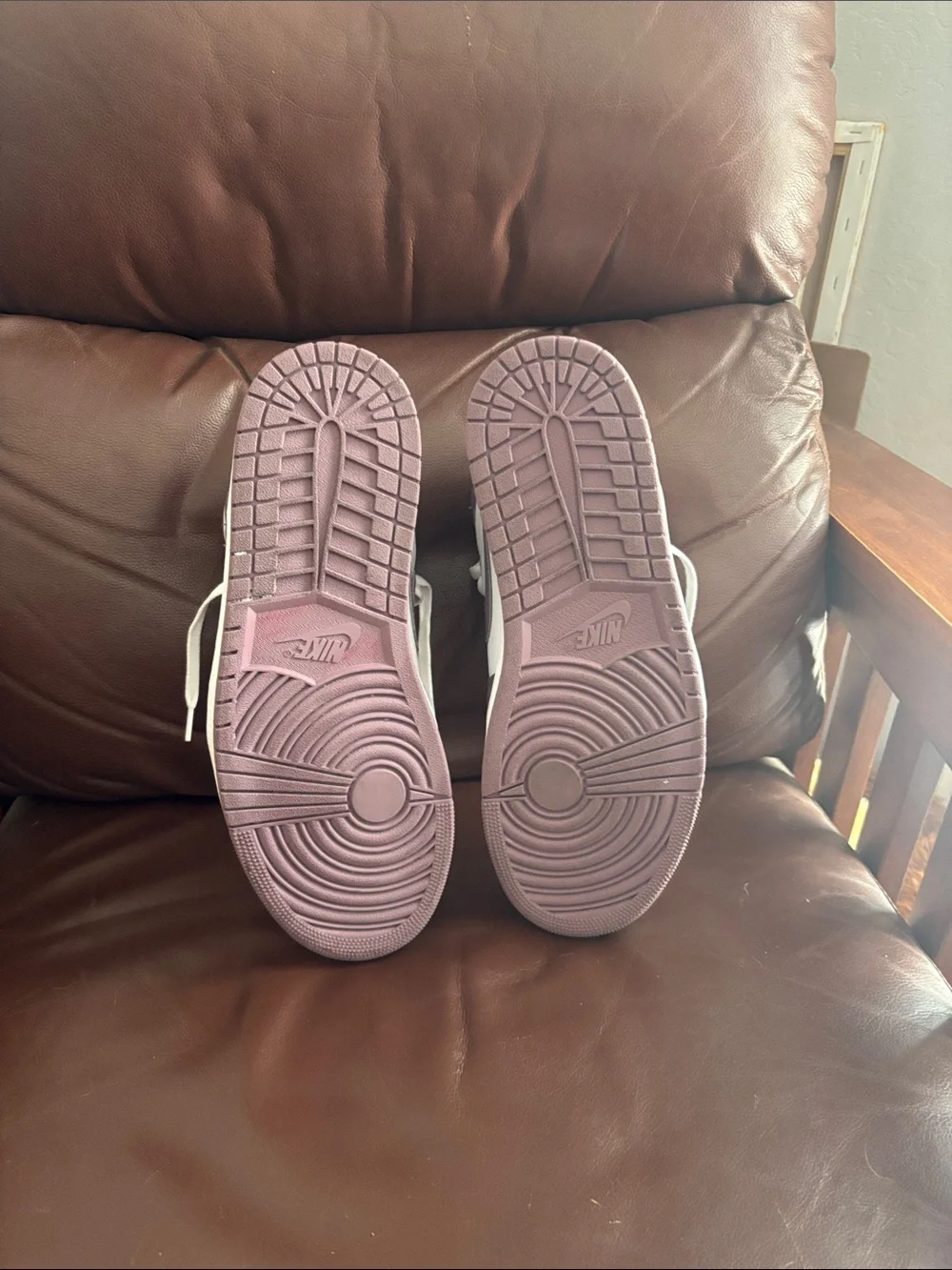 Men’s Mauve Retro Jordan 1’s